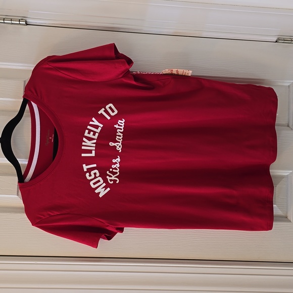MAGICAL SEASON WOMEN'S RED " MOST LIKELY TO KISS SANTA" SHORT SLEEVE TEE SMALL - Picture 1 of 14